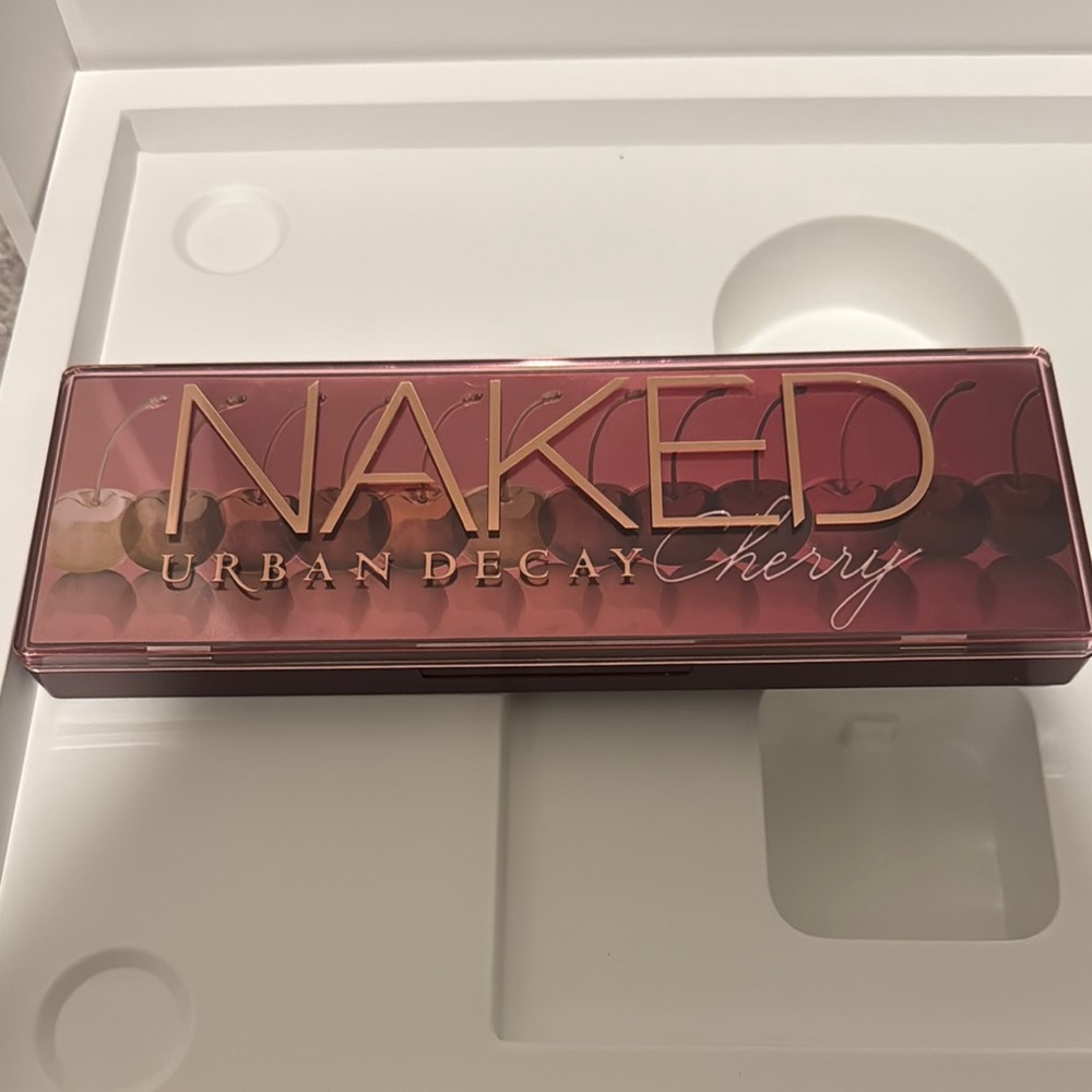 Urban Decay Cherry (Never used) Eyeshadow Palette Discontinued